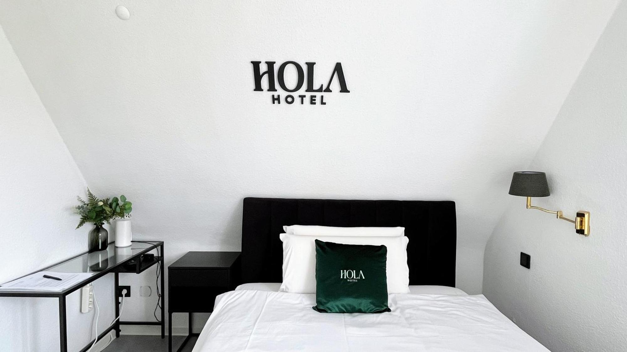 Hola * Stuttgart