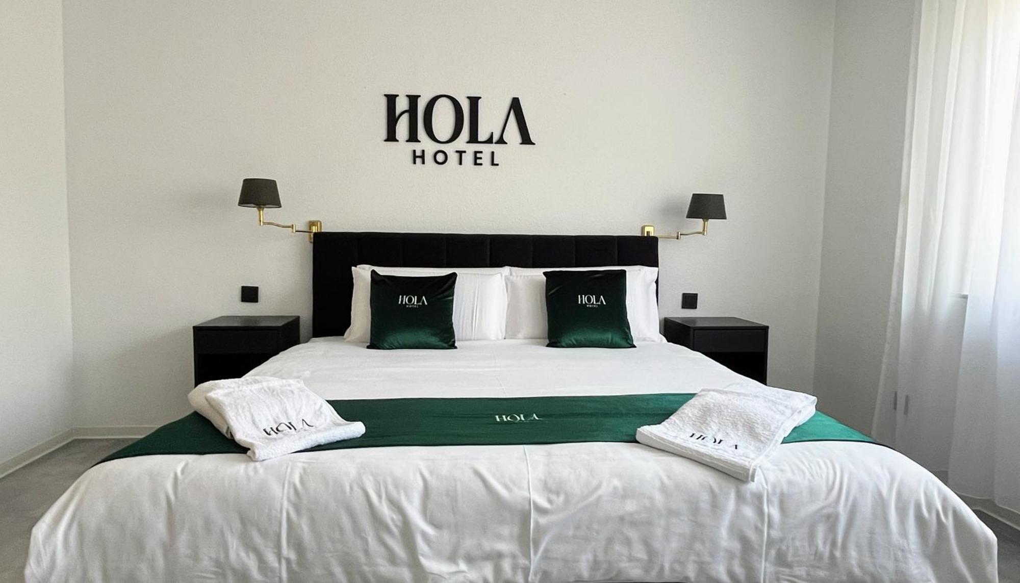 Hola *